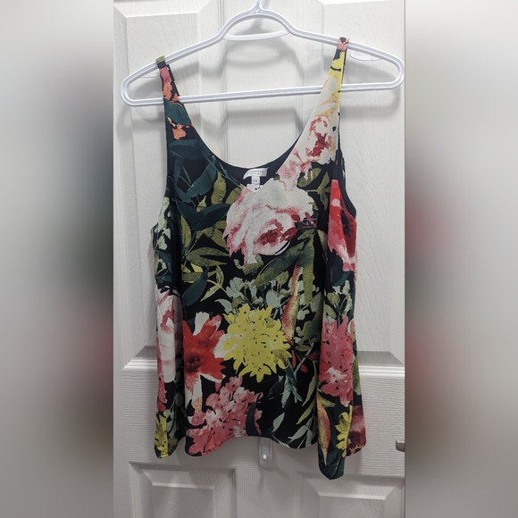 NWT Reitmans V Neck Floral Sleeveless Blouse - Picture 1 of 3